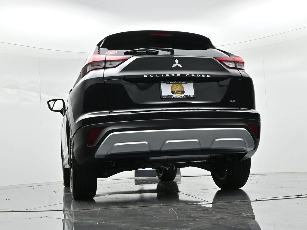 Mitsubishi Eclipse Cross Vehicle Full-screen Gallery Image 19
