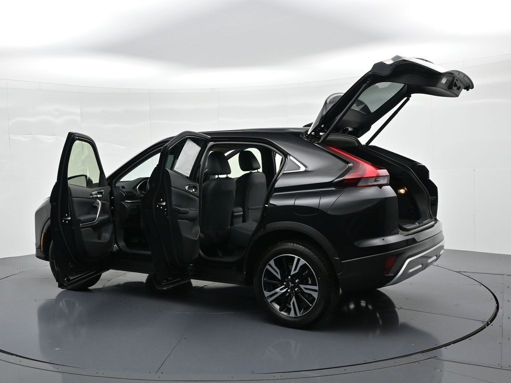 Mitsubishi Eclipse Cross Vehicle Full-screen Gallery Image 23