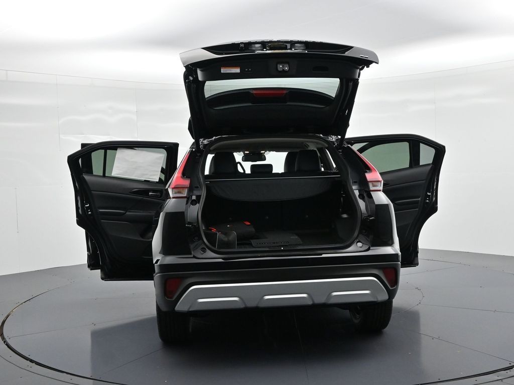 Mitsubishi Eclipse Cross Vehicle Full-screen Gallery Image 25