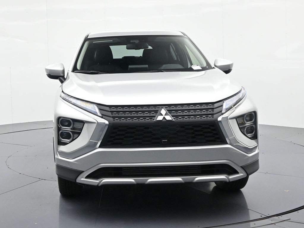 Mitsubishi Eclipse Cross Vehicle Full-screen Gallery Image 2