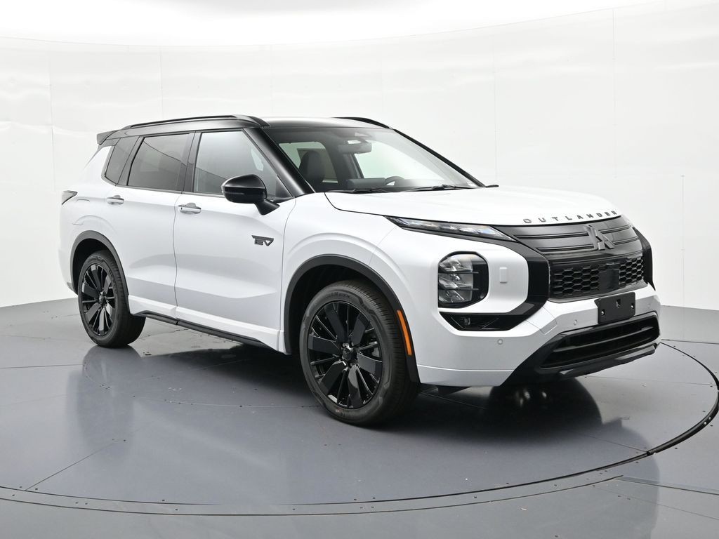 Mitsubishi Outlander Plug-In Hybrid Vehicle Full-screen Gallery Image 3