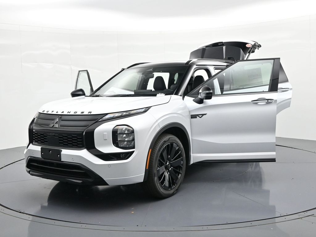 Mitsubishi Outlander Plug-In Hybrid Vehicle Full-screen Gallery Image 25