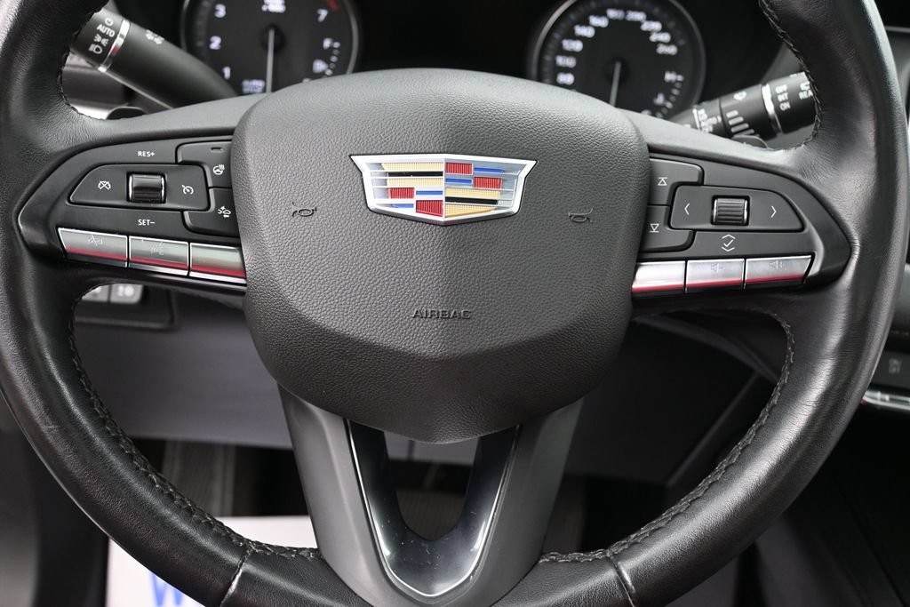 Cadillac XT4 Vehicle Full-screen Gallery Image 14