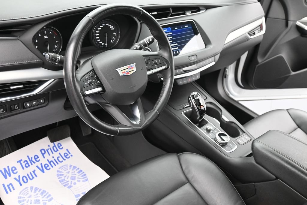 Cadillac XT4 Vehicle Full-screen Gallery Image 16