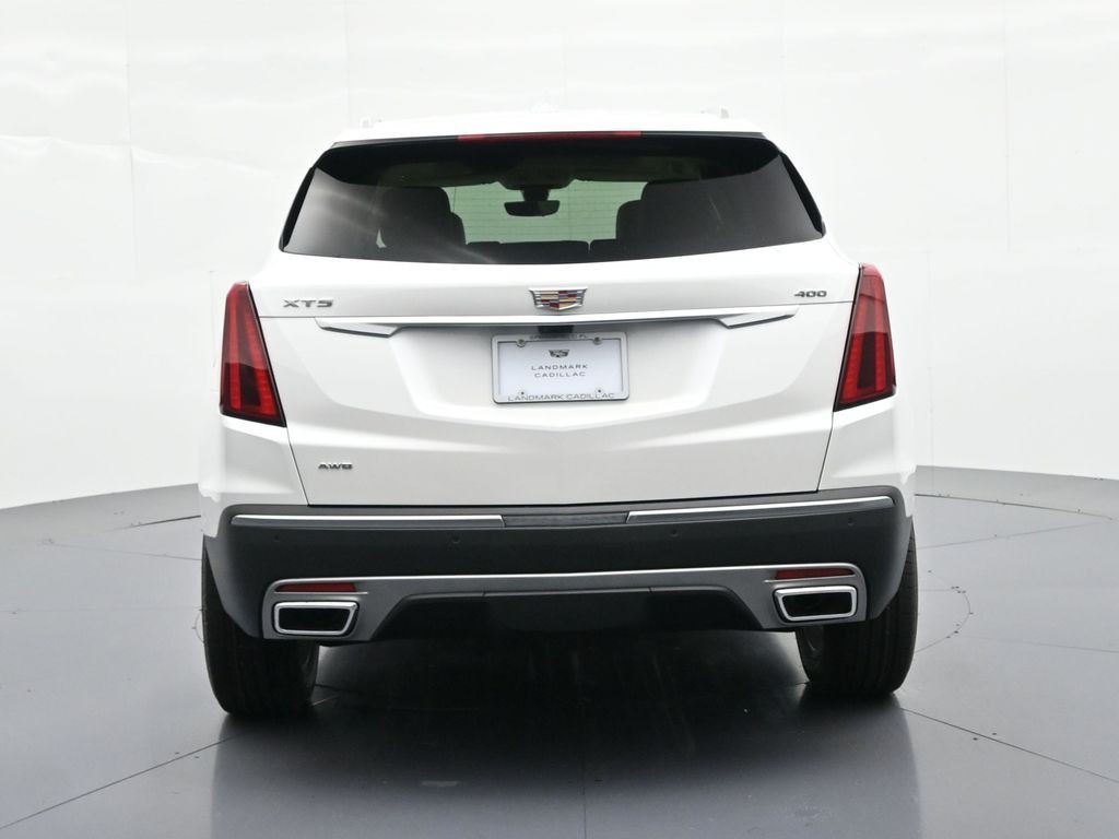 Cadillac XT5 Vehicle Full-screen Gallery Image 6