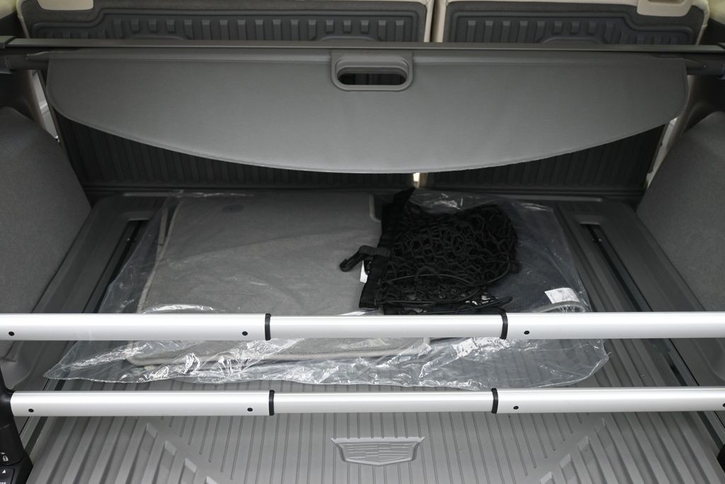 Cadillac XT5 Vehicle Full-screen Gallery Image 10