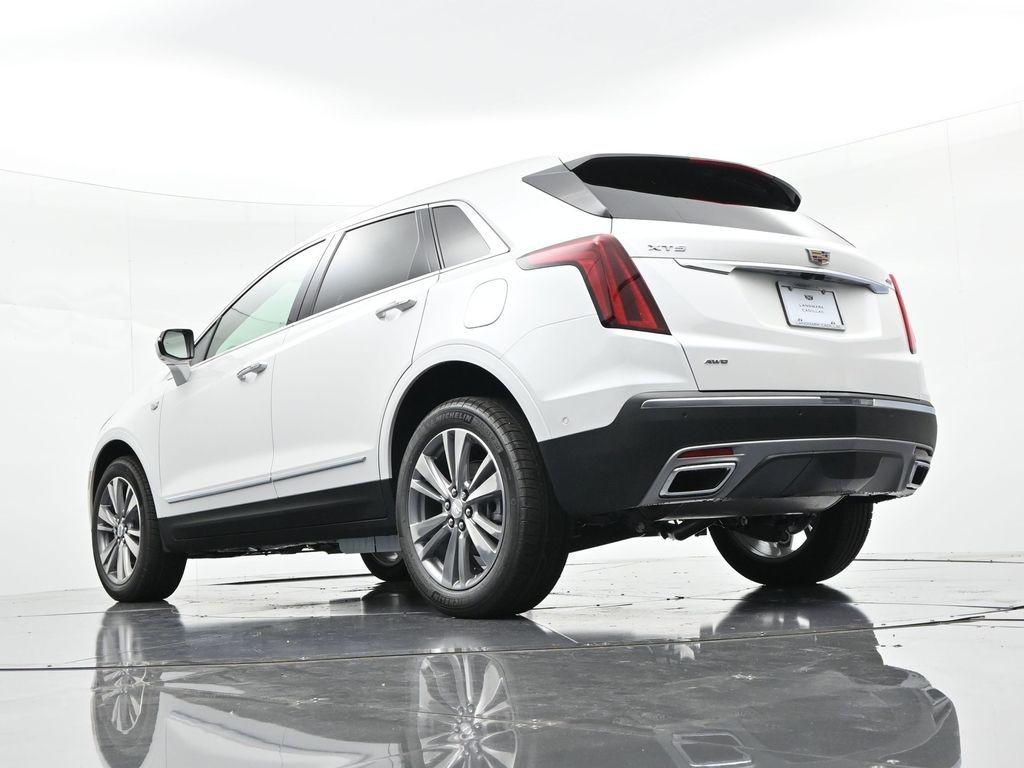 Cadillac XT5 Vehicle Full-screen Gallery Image 23