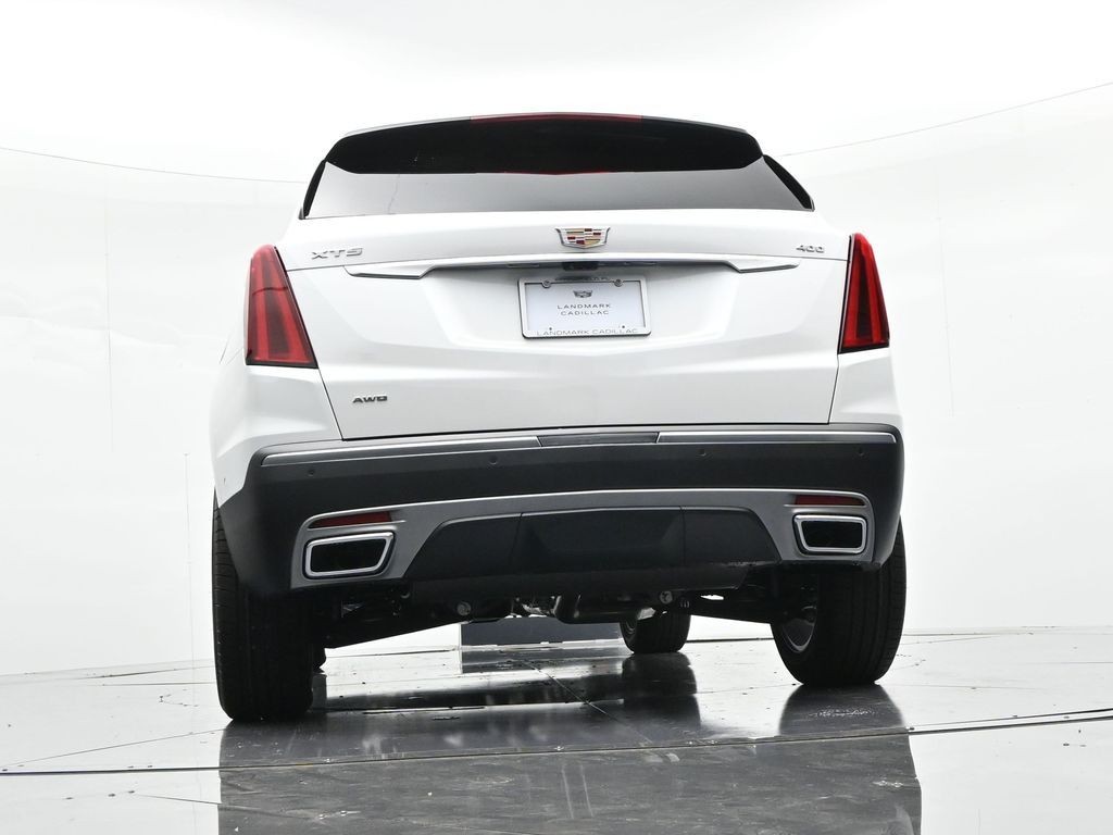 Cadillac XT5 Vehicle Full-screen Gallery Image 24