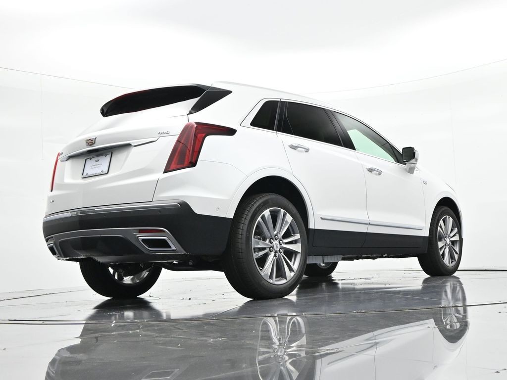 Cadillac XT5 Vehicle Full-screen Gallery Image 25