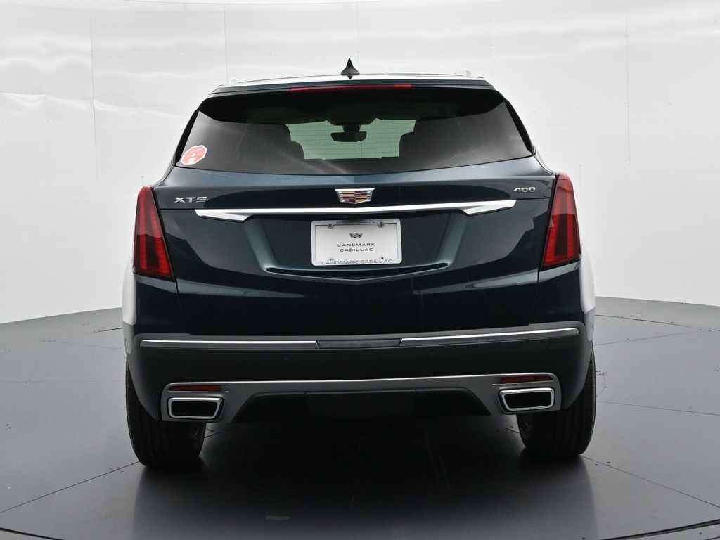 Cadillac XT5 Vehicle Full-screen Gallery Image 6
