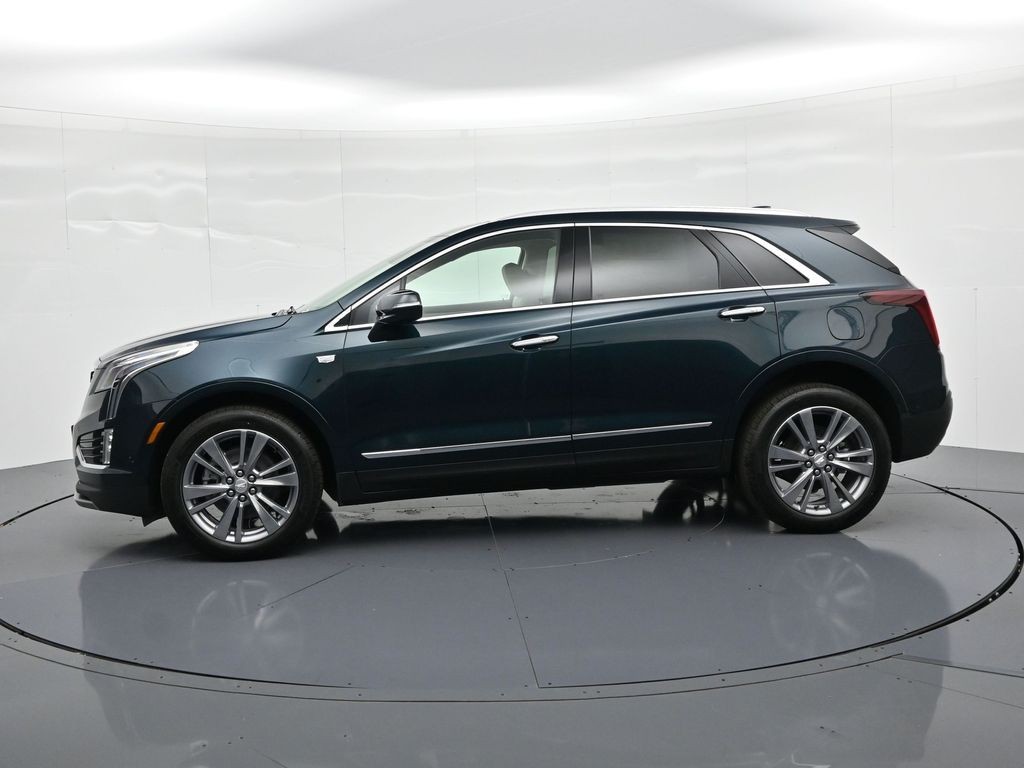 Cadillac XT5 Vehicle Full-screen Gallery Image 8
