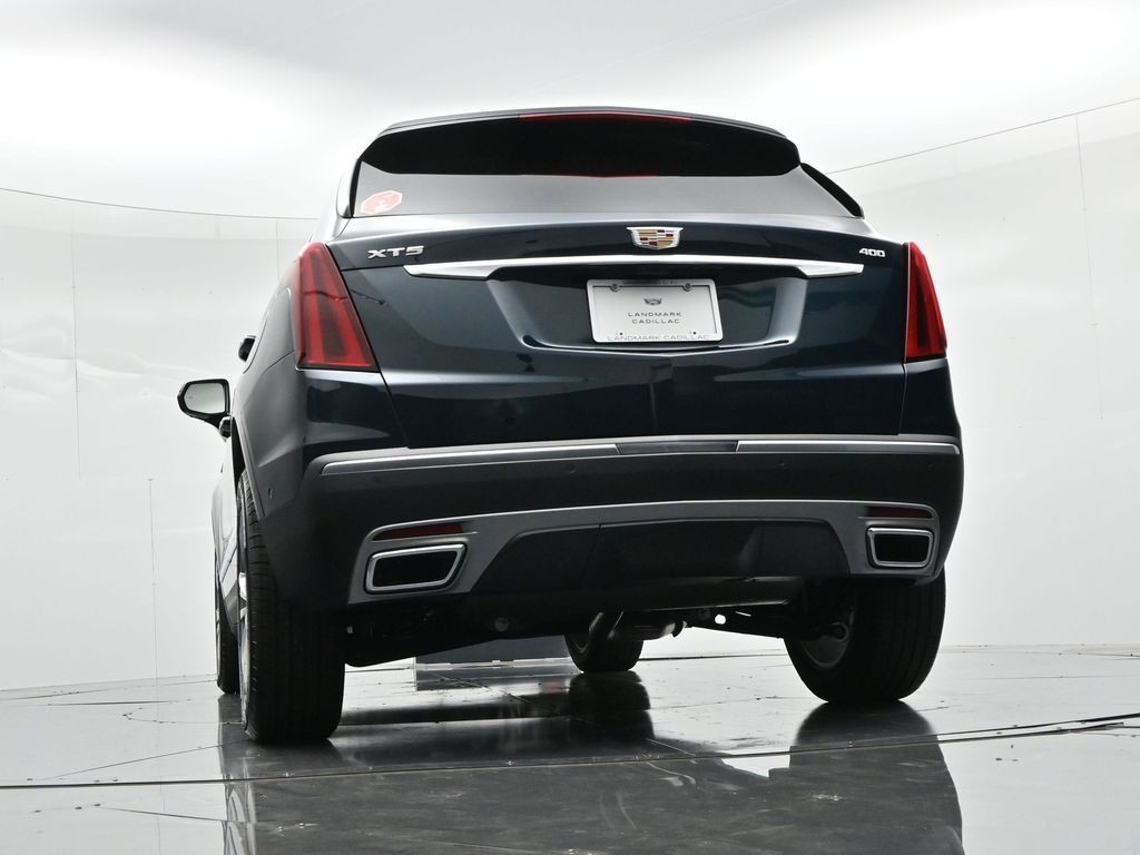 Cadillac XT5 Vehicle Full-screen Gallery Image 21