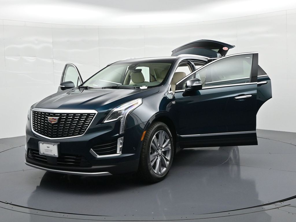 Cadillac XT5 Vehicle Full-screen Gallery Image 26