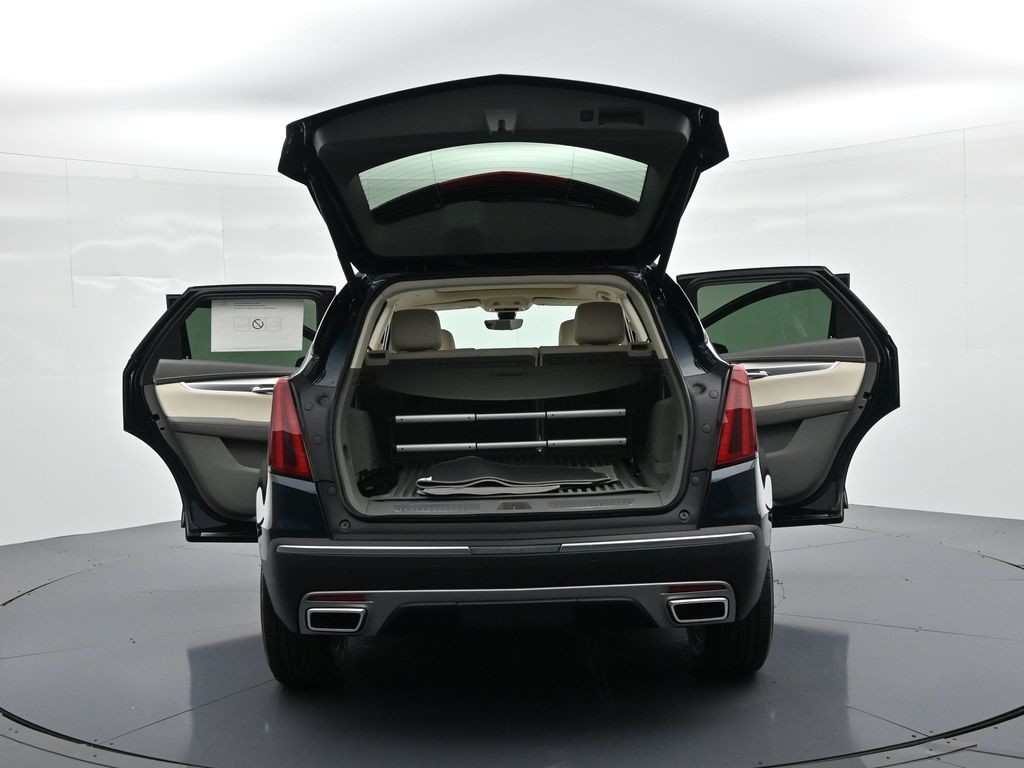 Cadillac XT5 Vehicle Full-screen Gallery Image 27