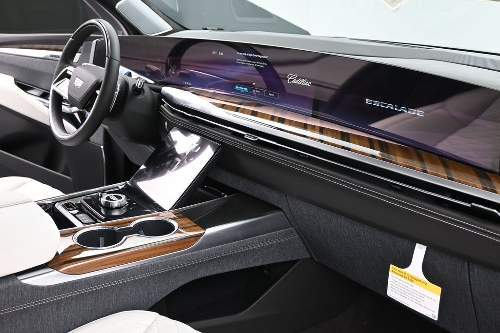 Cadillac Escalade Vehicle Full-screen Gallery Image 9