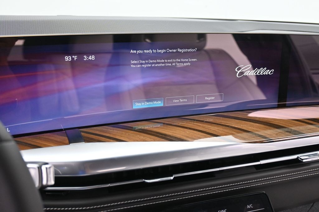 Cadillac Escalade Vehicle Full-screen Gallery Image 13