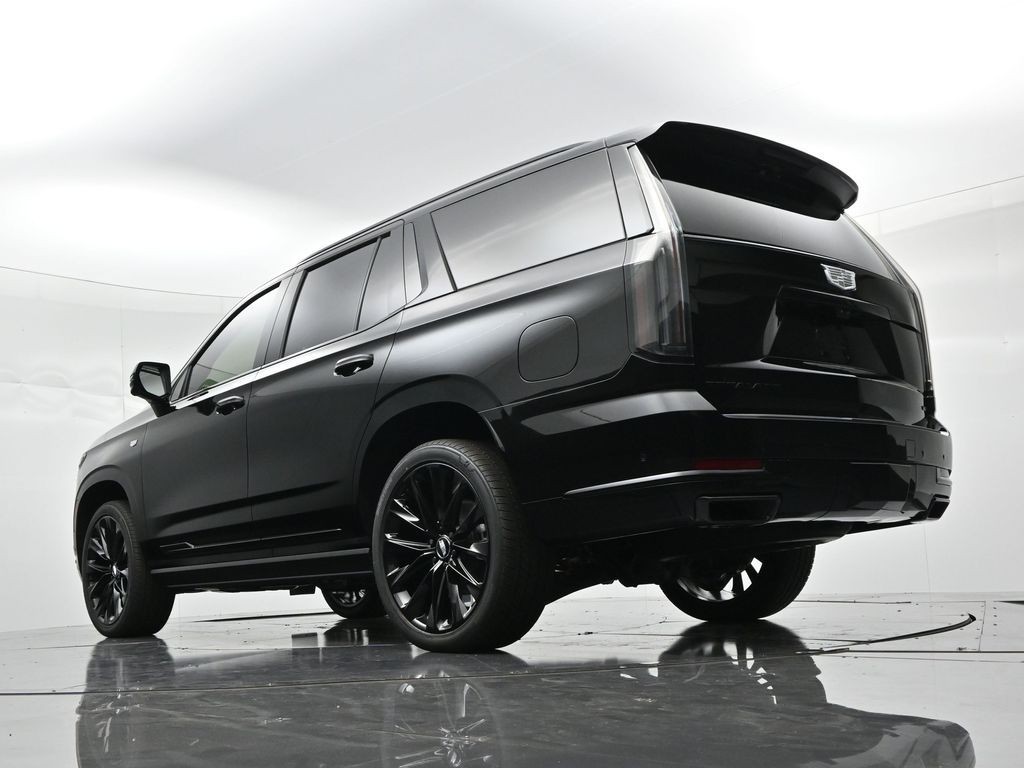 Cadillac Escalade Vehicle Full-screen Gallery Image 21