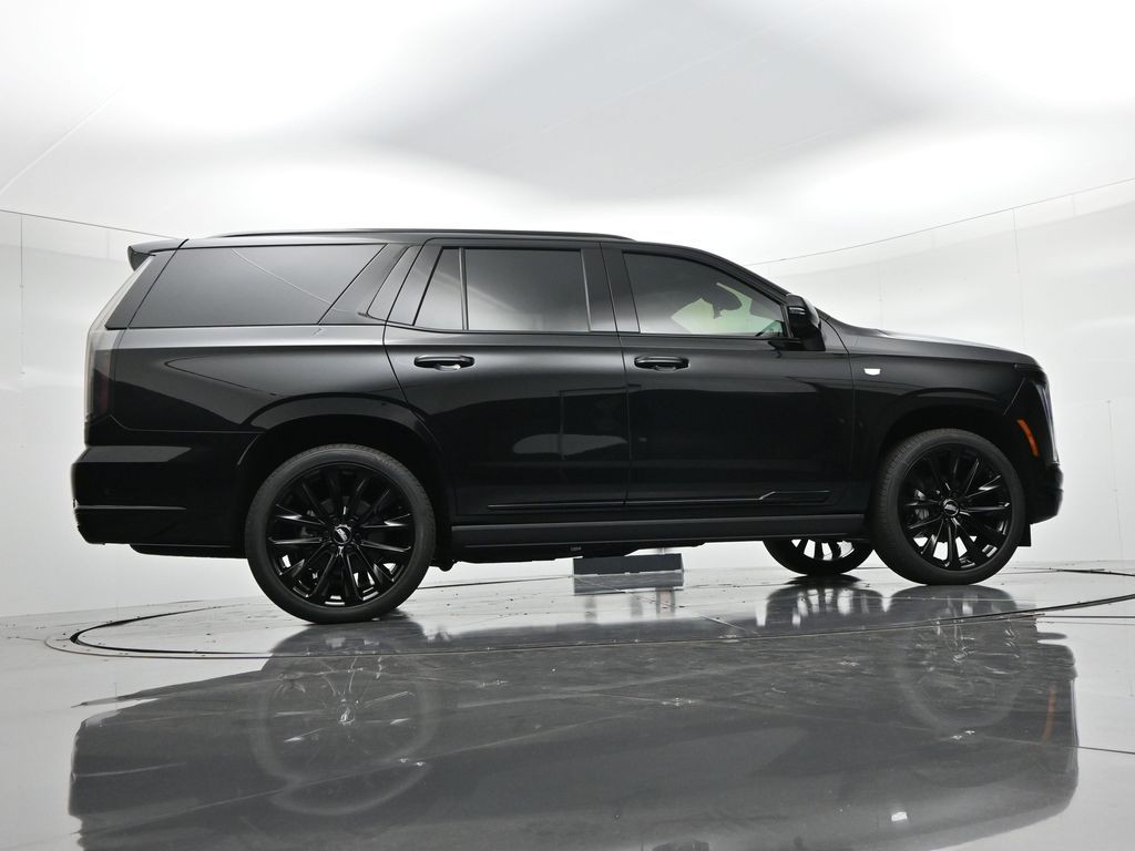 Cadillac Escalade Vehicle Full-screen Gallery Image 24
