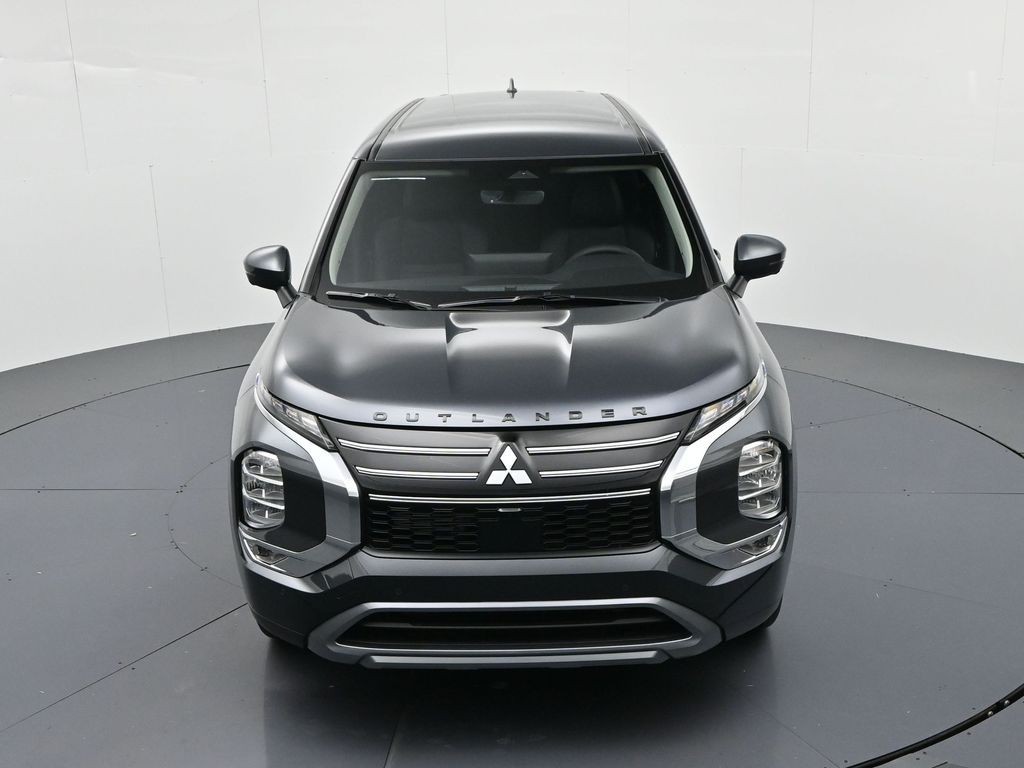 Mitsubishi Outlander Vehicle Full-screen Gallery Image 17