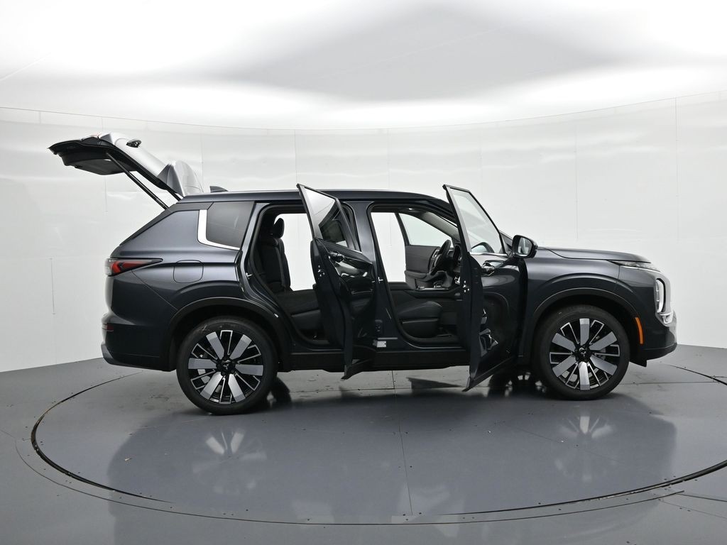 Mitsubishi Outlander Vehicle Full-screen Gallery Image 24