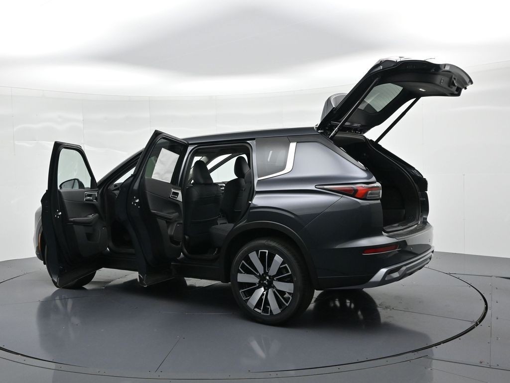 Mitsubishi Outlander Vehicle Full-screen Gallery Image 25