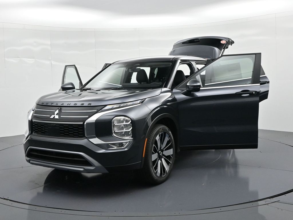 Mitsubishi Outlander Vehicle Full-screen Gallery Image 26