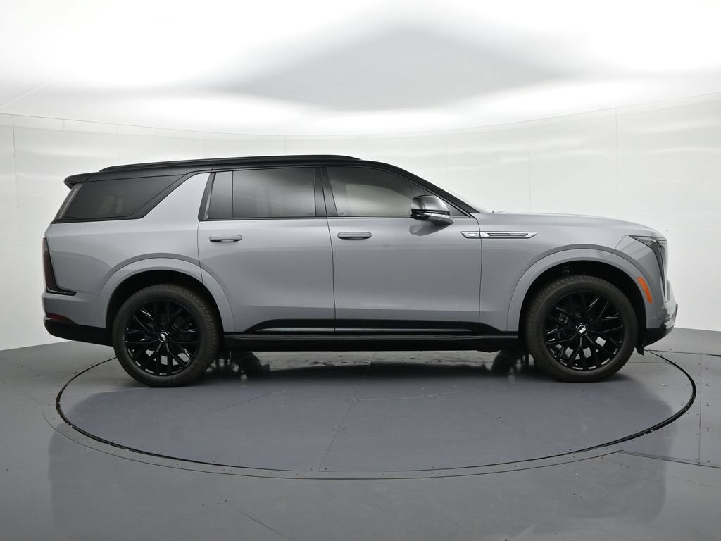 Cadillac Escalade IQL Vehicle Full-screen Gallery Image 4