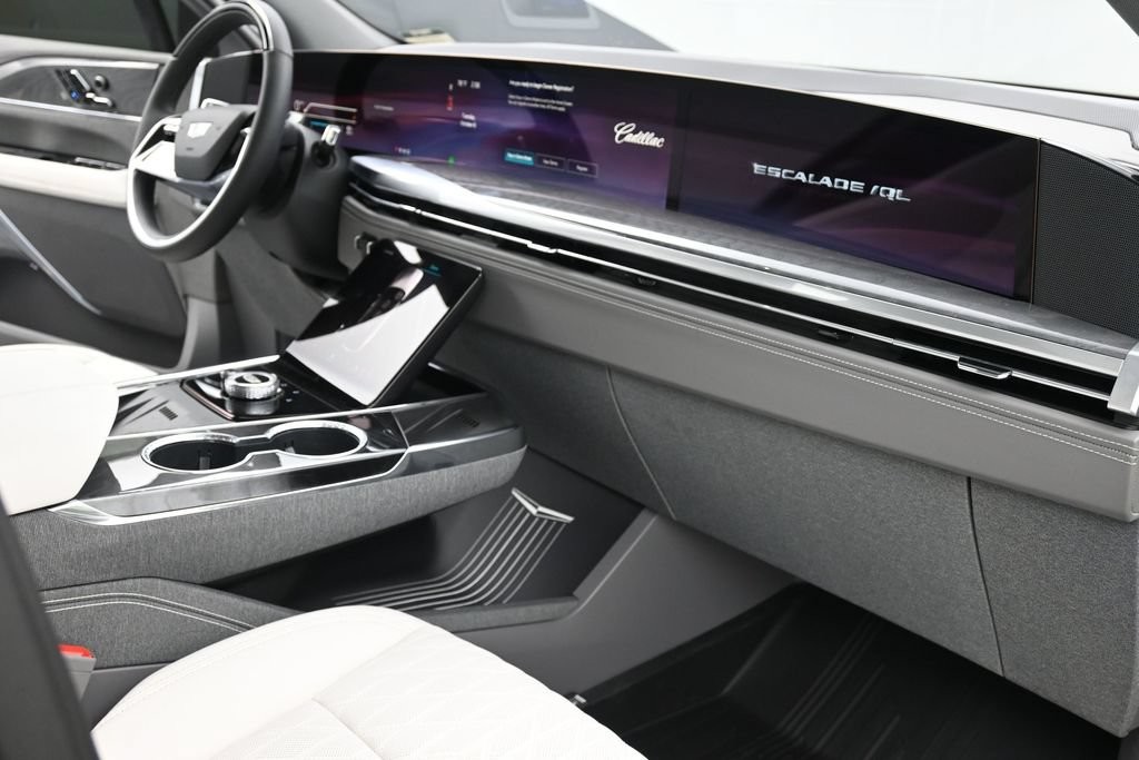 Cadillac Escalade IQL Vehicle Full-screen Gallery Image 9
