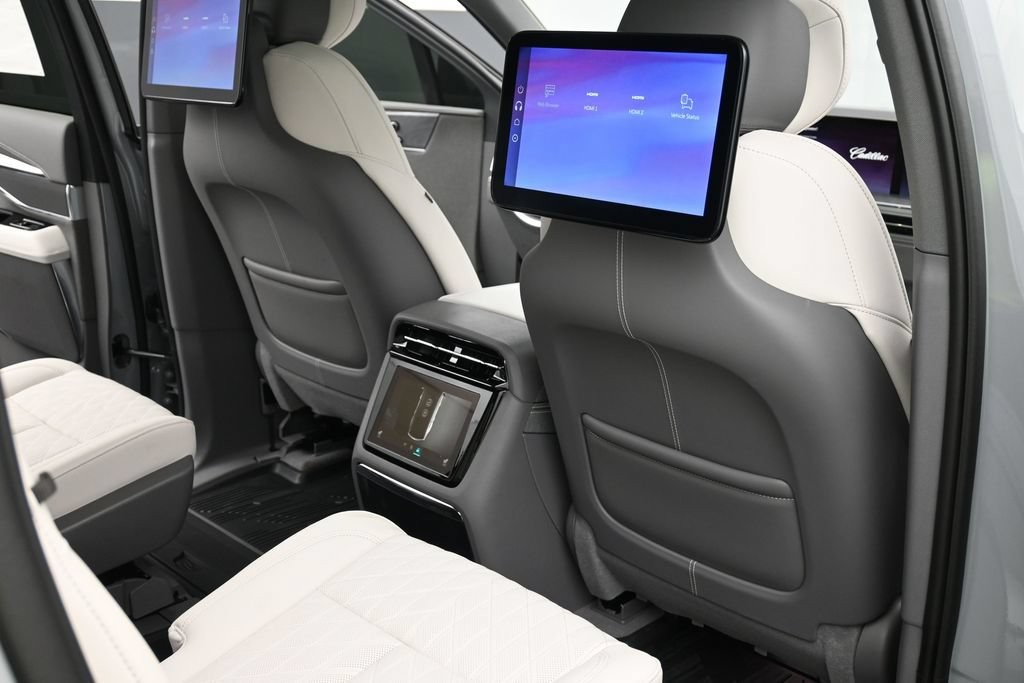 Cadillac Escalade IQL Vehicle Full-screen Gallery Image 10