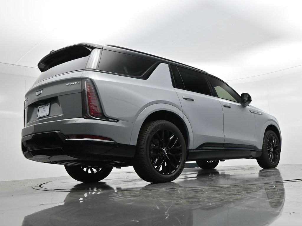 Cadillac Escalade IQL Vehicle Full-screen Gallery Image 25