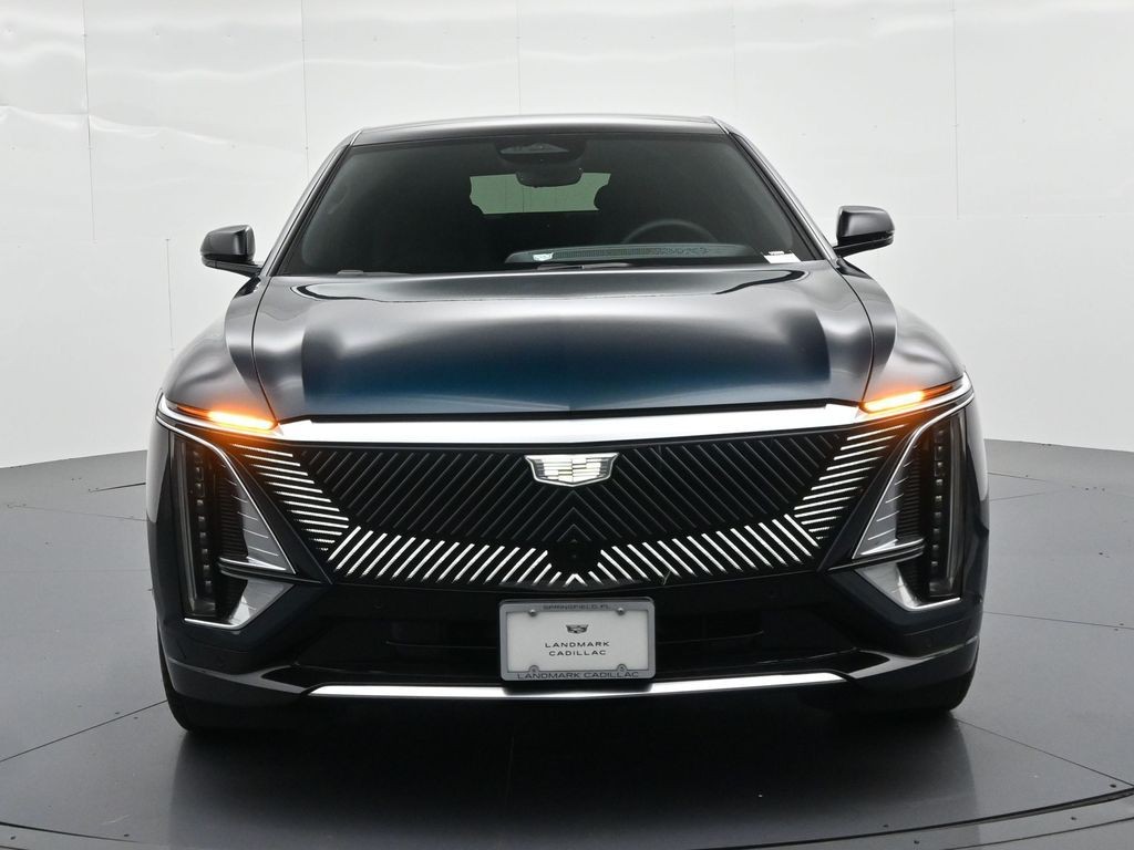 Cadillac LYRIQ Vehicle Full-screen Gallery Image 2