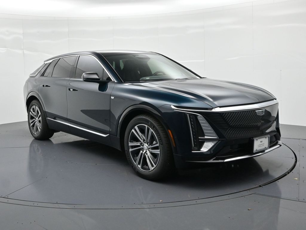 Cadillac LYRIQ Vehicle Full-screen Gallery Image 3
