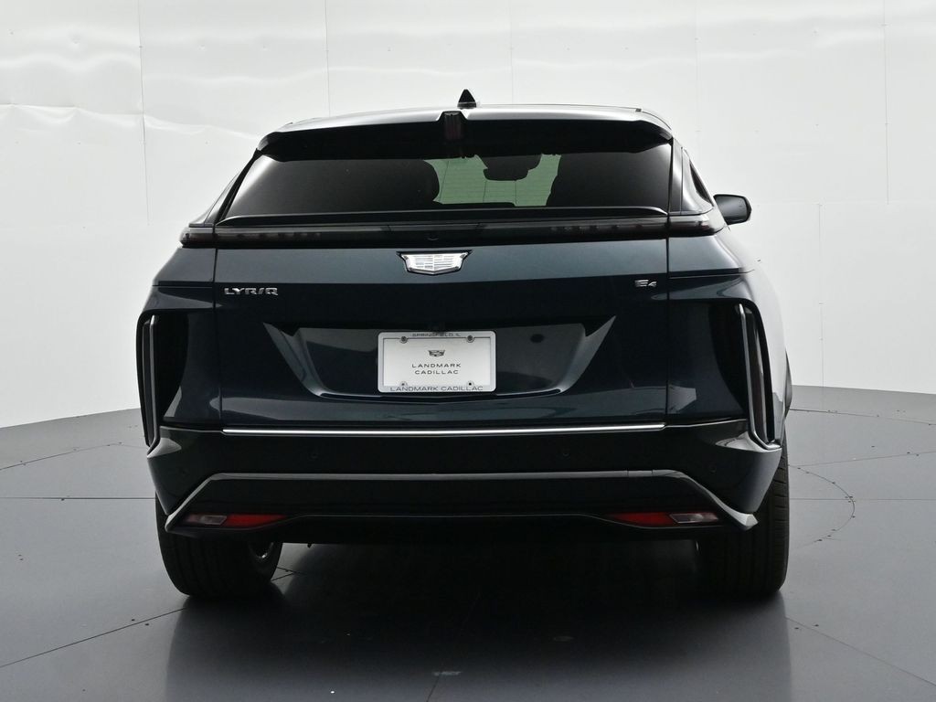 Cadillac LYRIQ Vehicle Full-screen Gallery Image 6