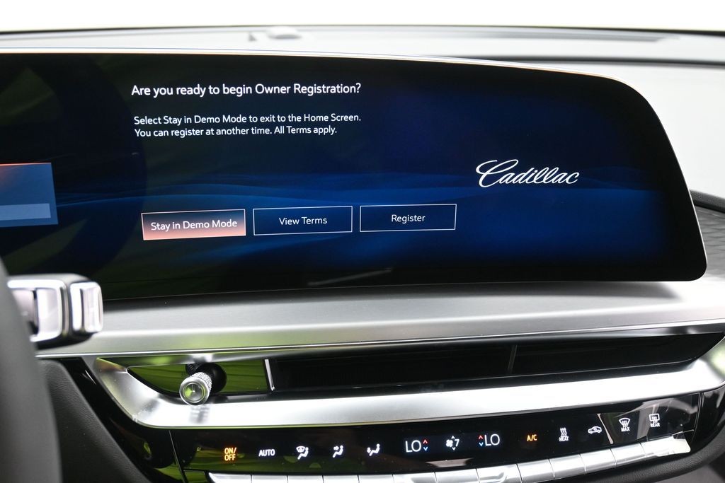 Cadillac LYRIQ Vehicle Full-screen Gallery Image 9