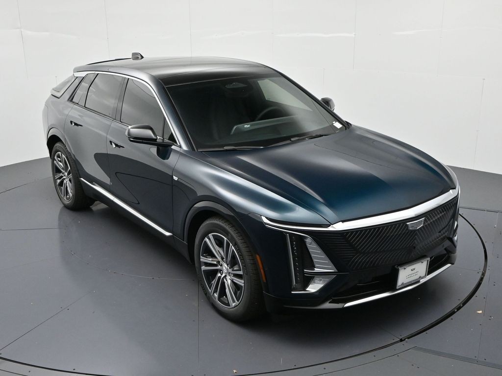 Cadillac LYRIQ Vehicle Full-screen Gallery Image 16