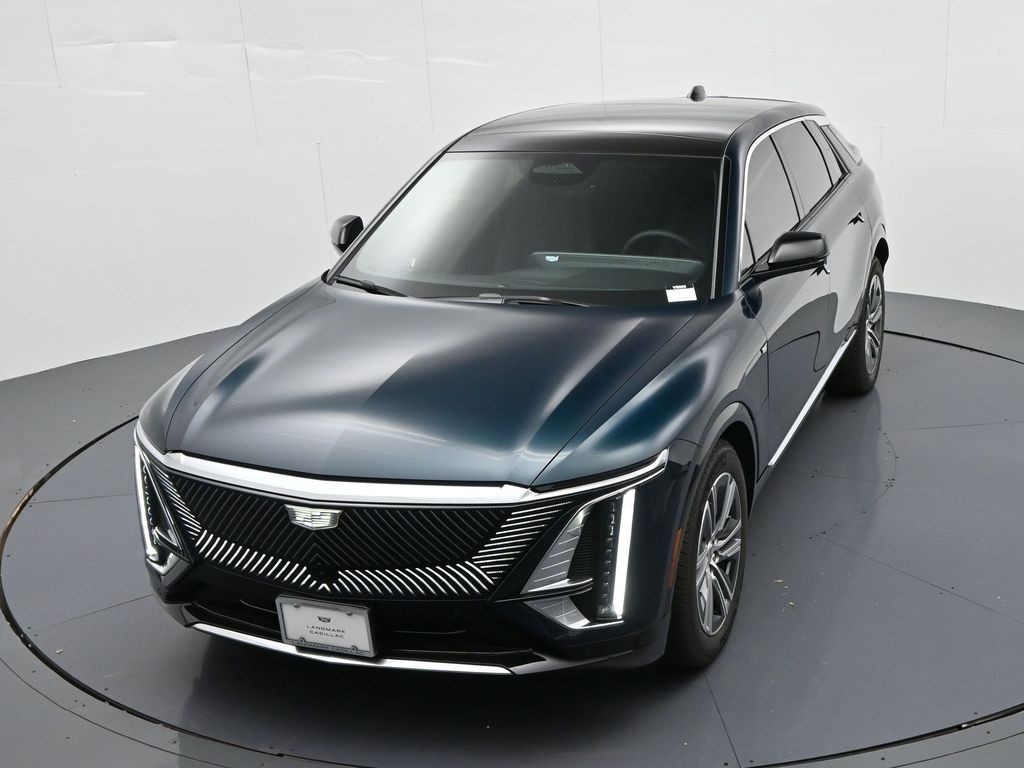 Cadillac LYRIQ Vehicle Full-screen Gallery Image 18