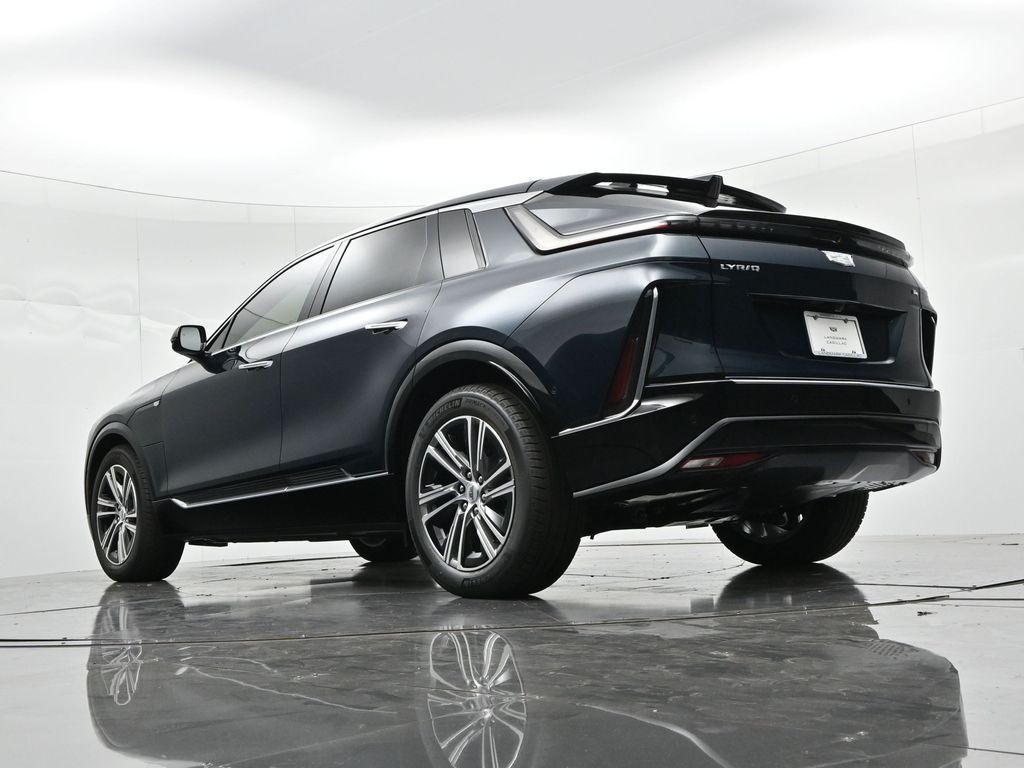 Cadillac LYRIQ Vehicle Full-screen Gallery Image 20