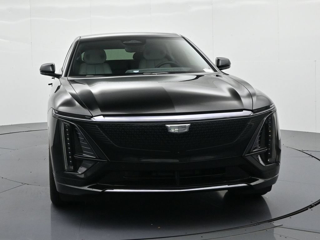 Cadillac LYRIQ Vehicle Full-screen Gallery Image 2