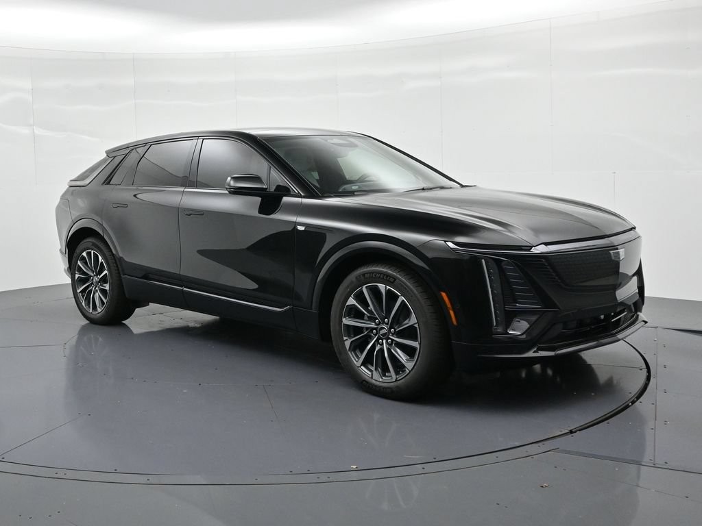 Cadillac LYRIQ Vehicle Full-screen Gallery Image 3