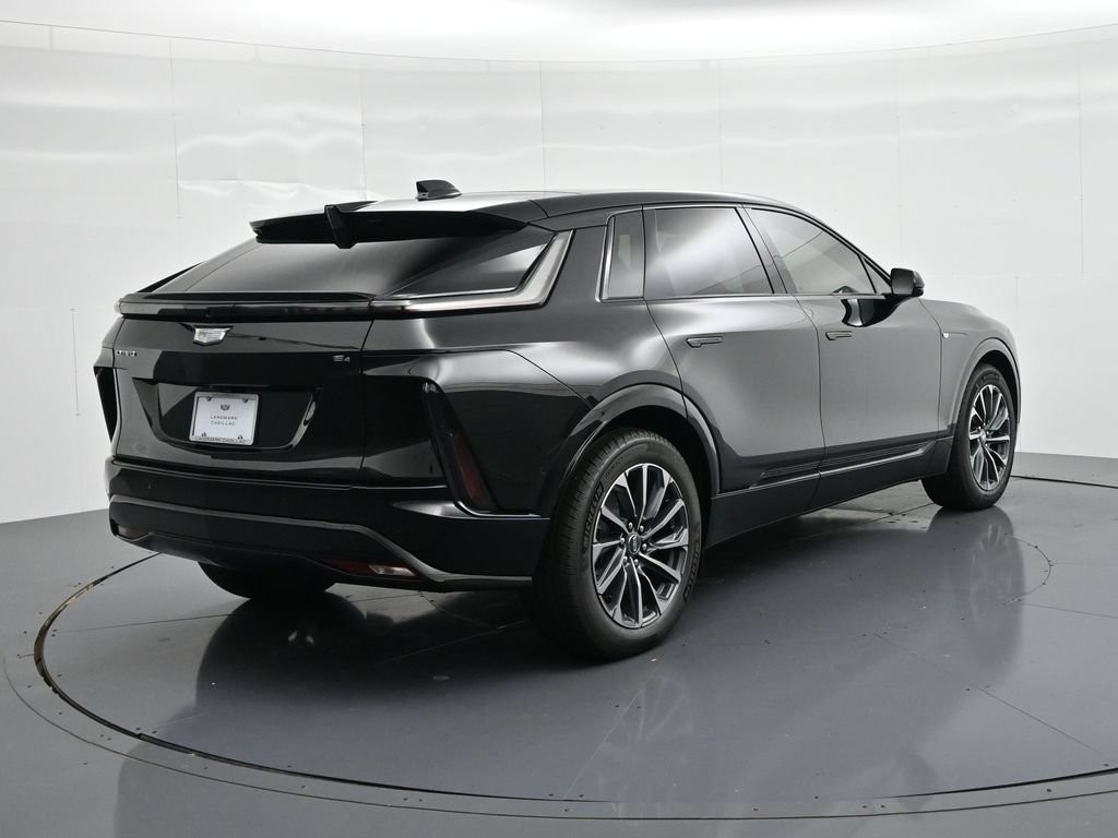 Cadillac LYRIQ Vehicle Full-screen Gallery Image 5