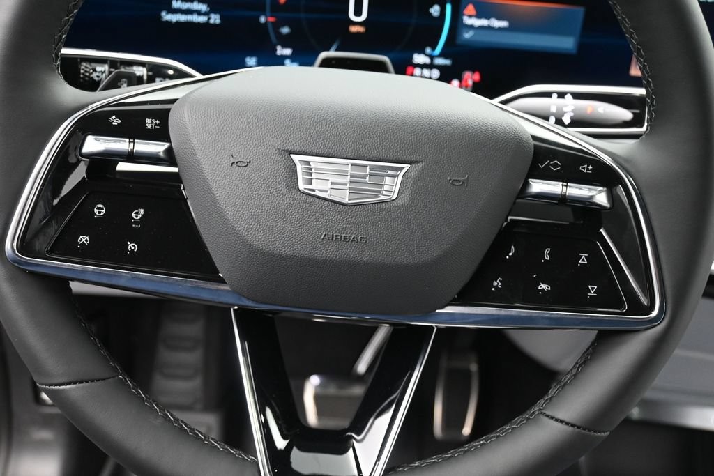 Cadillac LYRIQ Vehicle Full-screen Gallery Image 12
