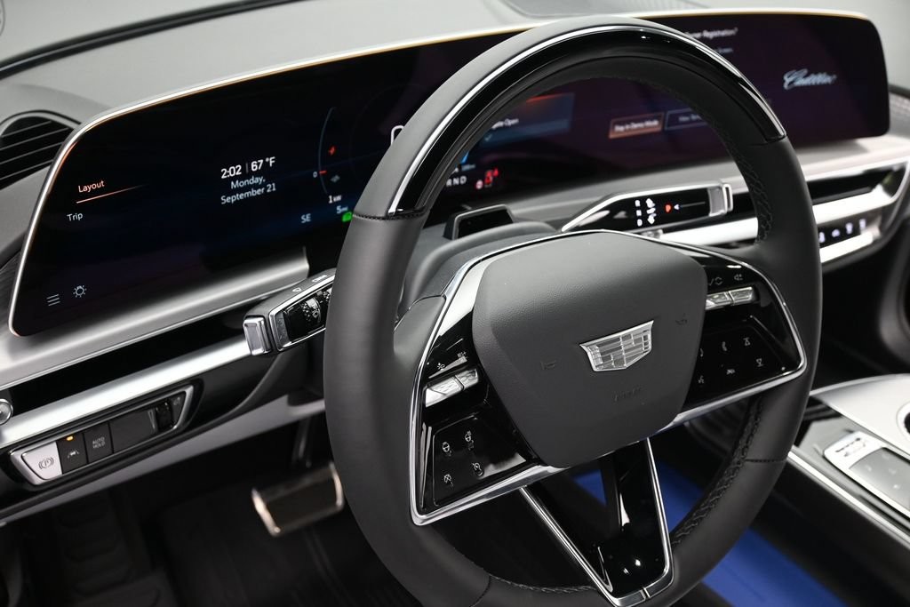 Cadillac LYRIQ Vehicle Full-screen Gallery Image 13