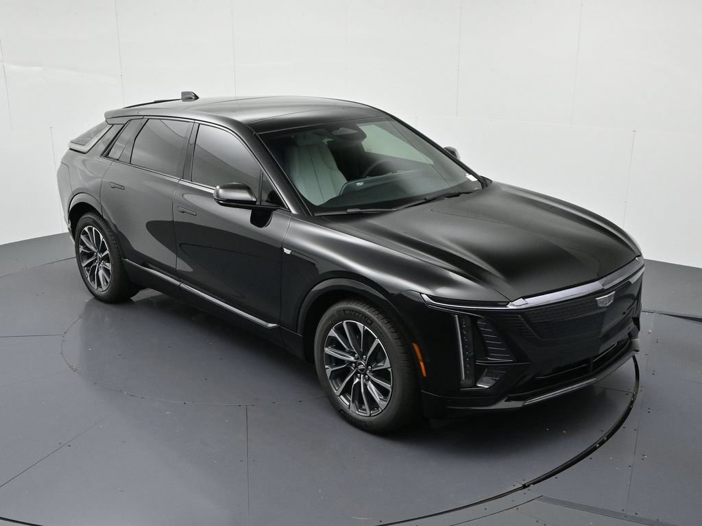 Cadillac LYRIQ Vehicle Full-screen Gallery Image 16