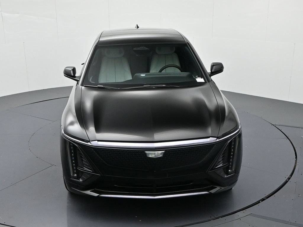 Cadillac LYRIQ Vehicle Full-screen Gallery Image 17