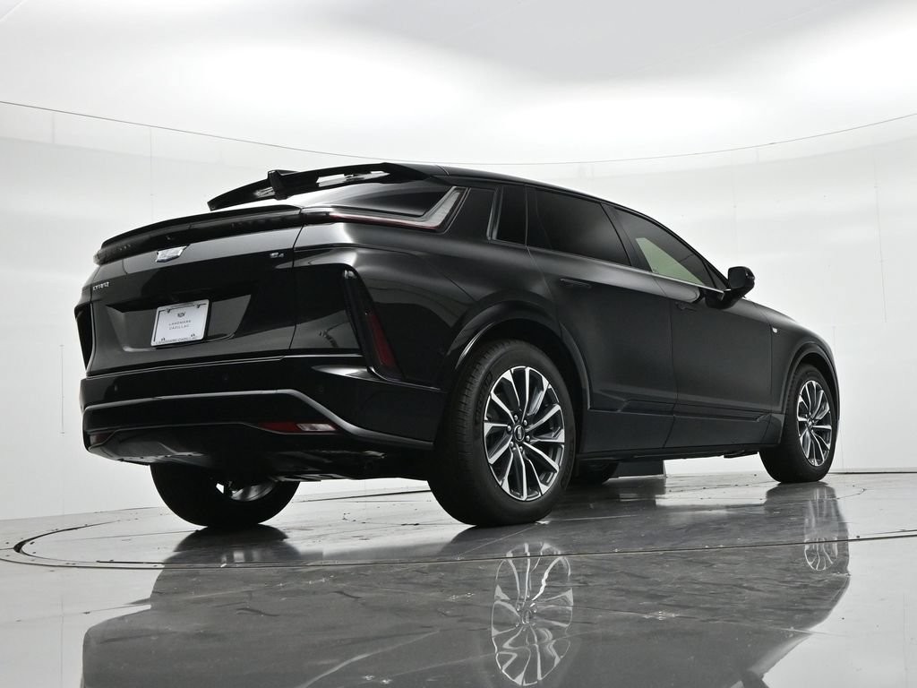 Cadillac LYRIQ Vehicle Full-screen Gallery Image 22