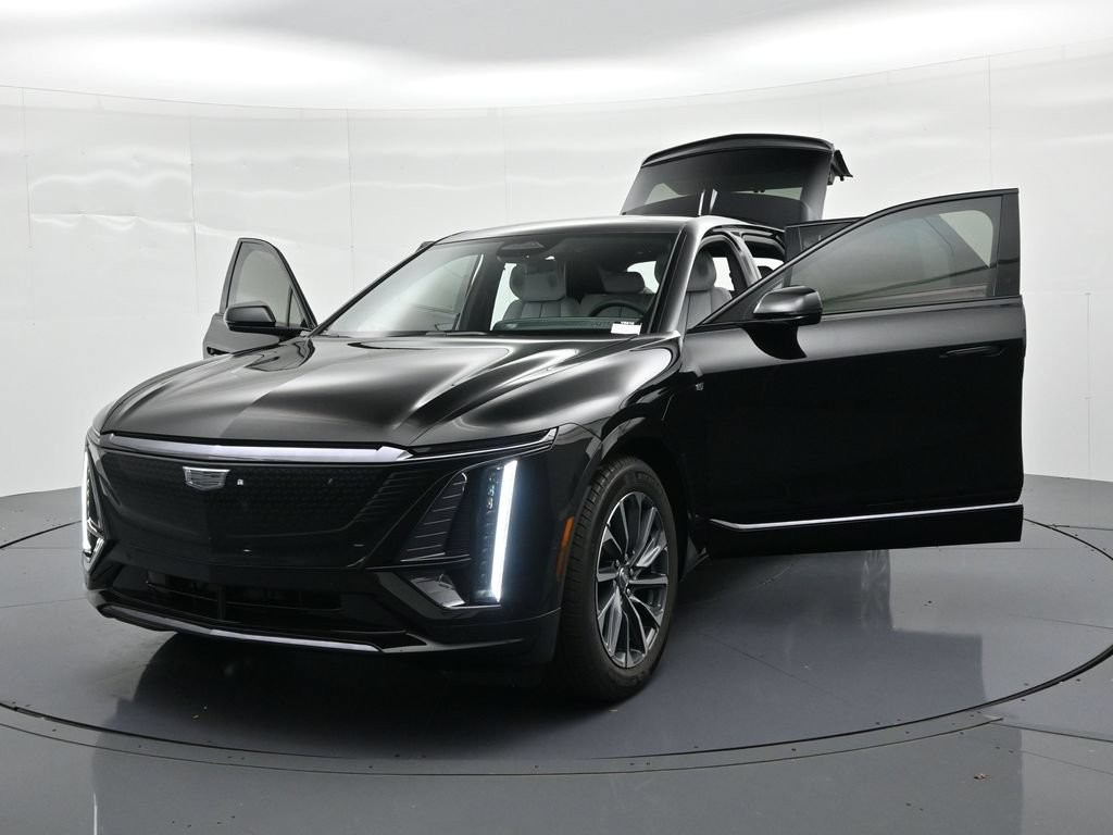 Cadillac LYRIQ Vehicle Full-screen Gallery Image 26