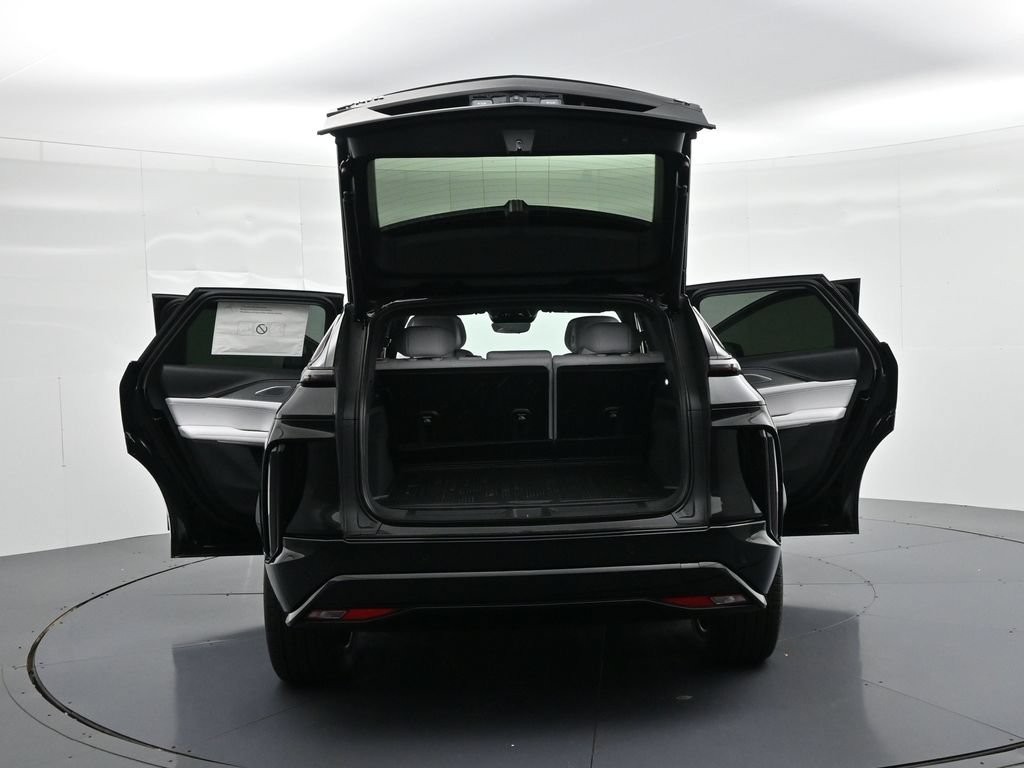 Cadillac LYRIQ Vehicle Full-screen Gallery Image 27