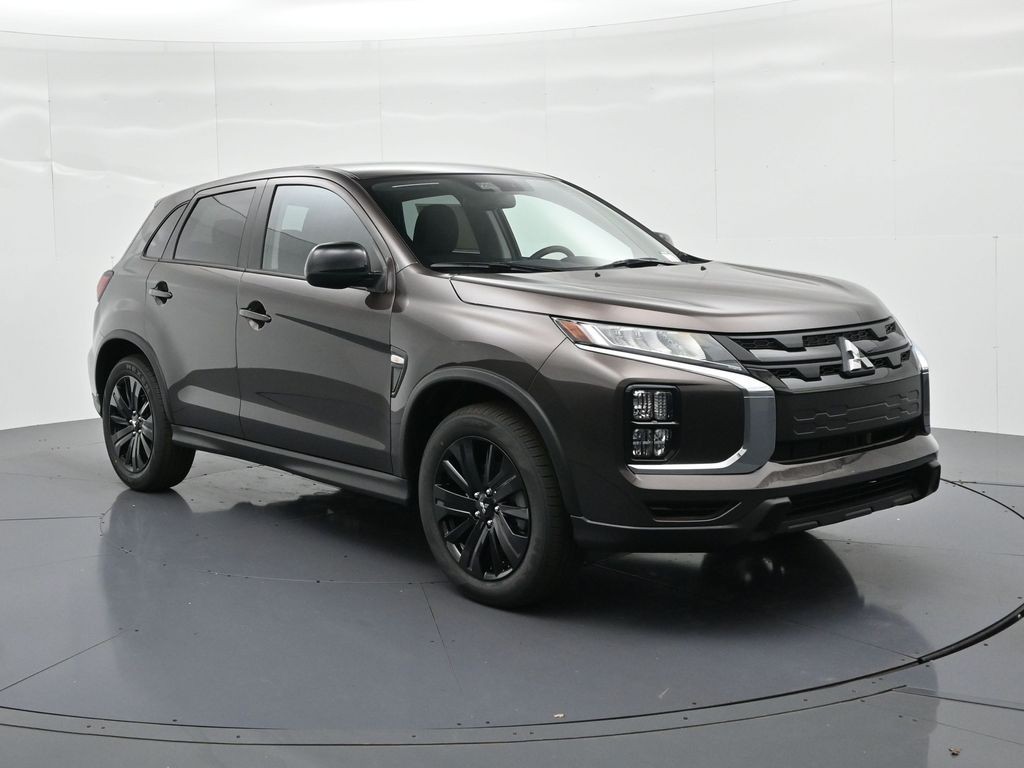 Mitsubishi Outlander Sport Vehicle Full-screen Gallery Image 3