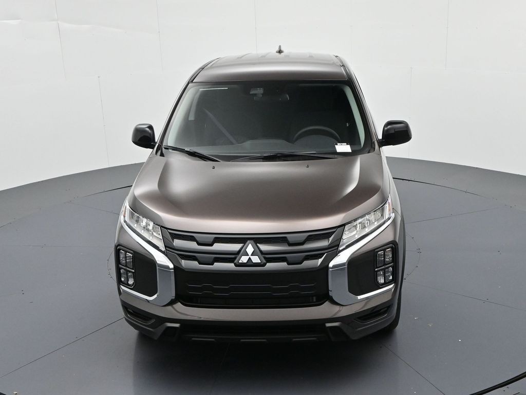 Mitsubishi Outlander Sport Vehicle Full-screen Gallery Image 15