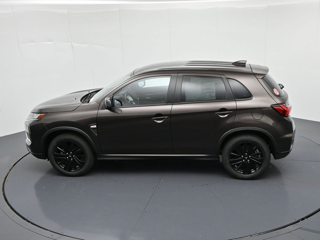 Mitsubishi Outlander Sport Vehicle Full-screen Gallery Image 17